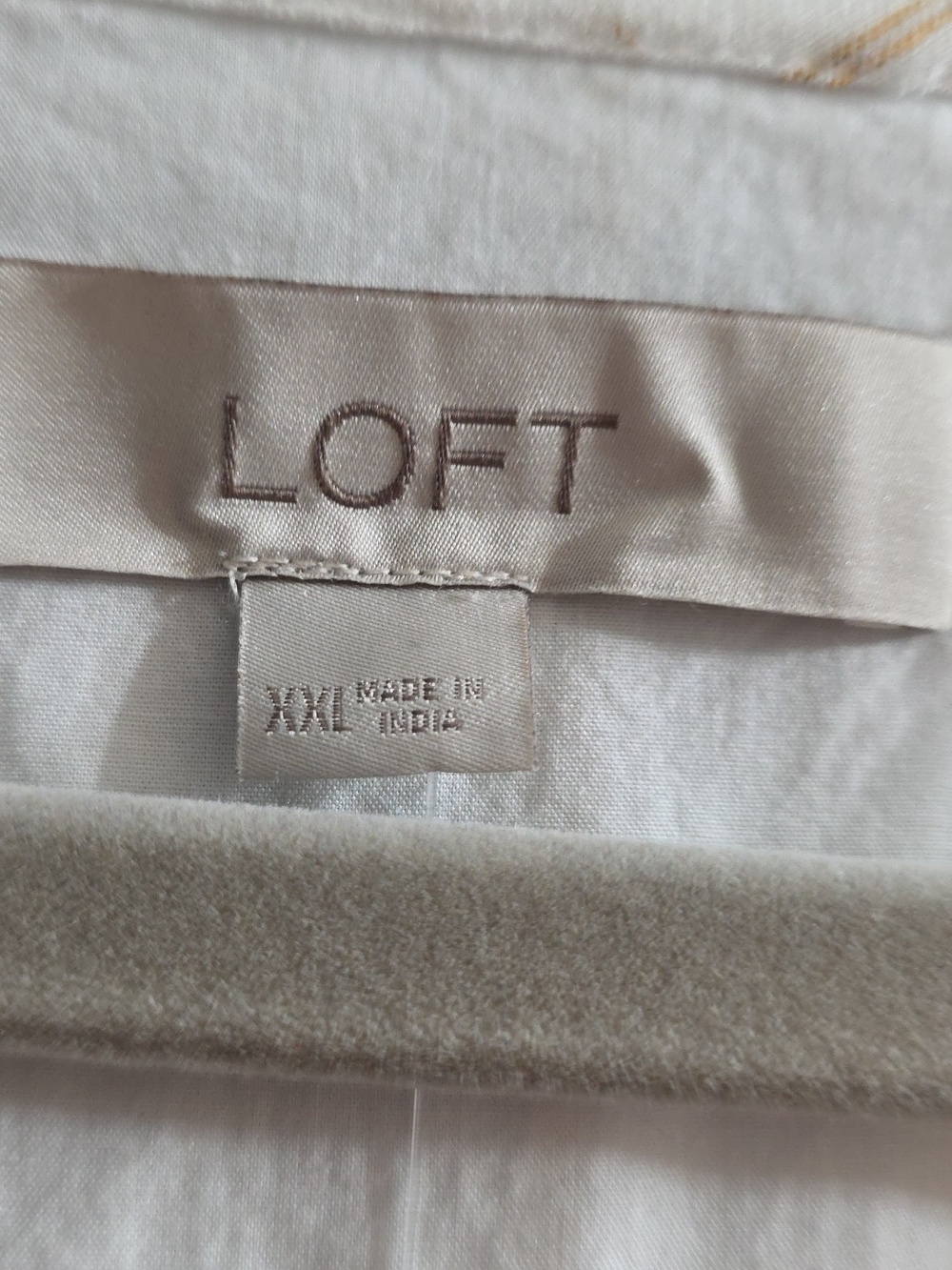 NWT Loft Women's Dress Cream W/Glittery Gold Stripes V-Neck Elastic Lined Sz XXL - Picture 2 of 12
